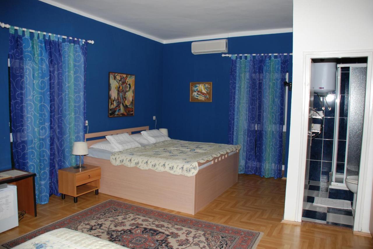 Hotel Palace Vrkljan Karlobag Room photo